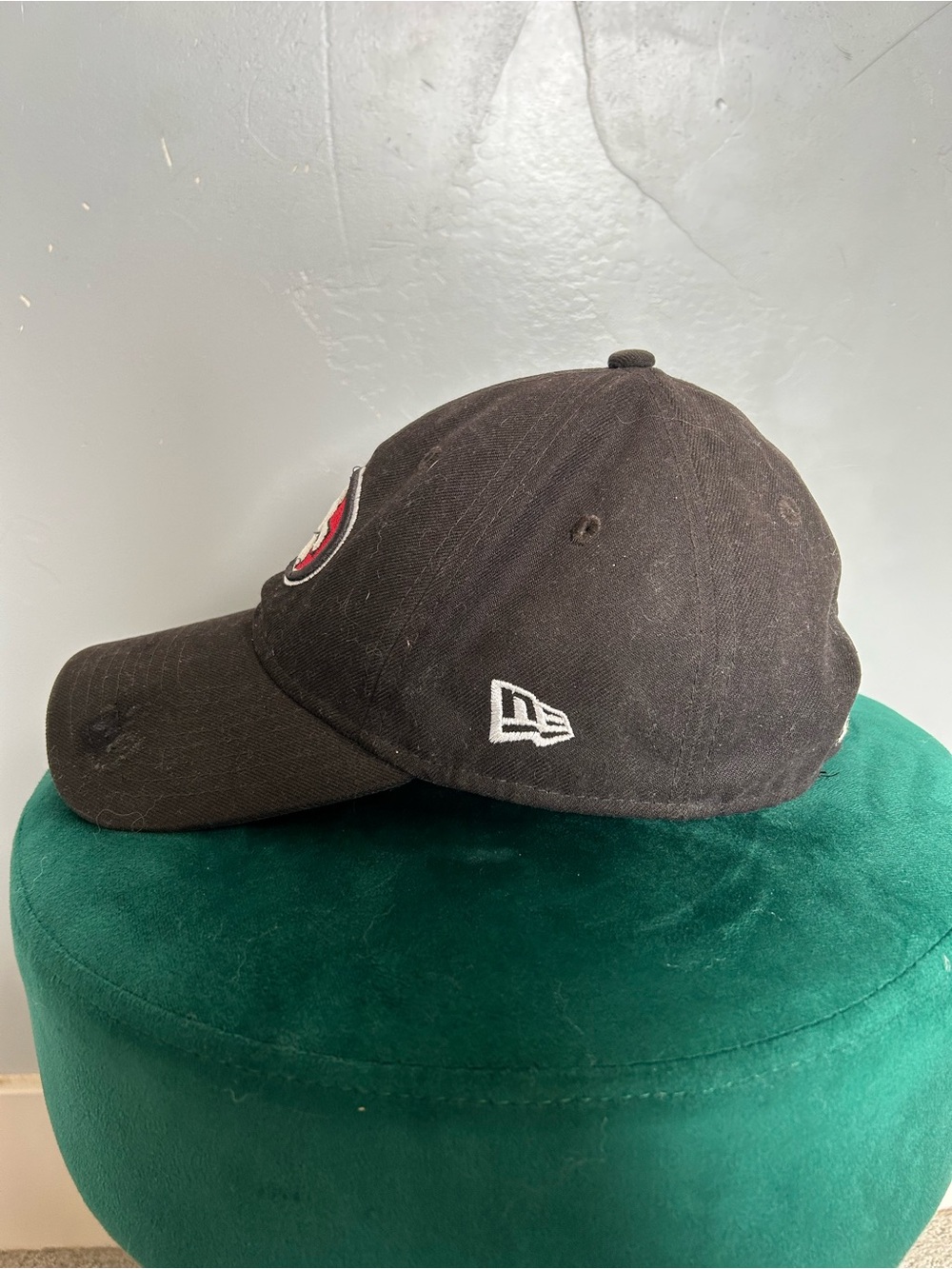 New Era 9FORTY San Francisco 49ers Mens Adjustable Strapback Hat Cap Black - Picture 5 of 7